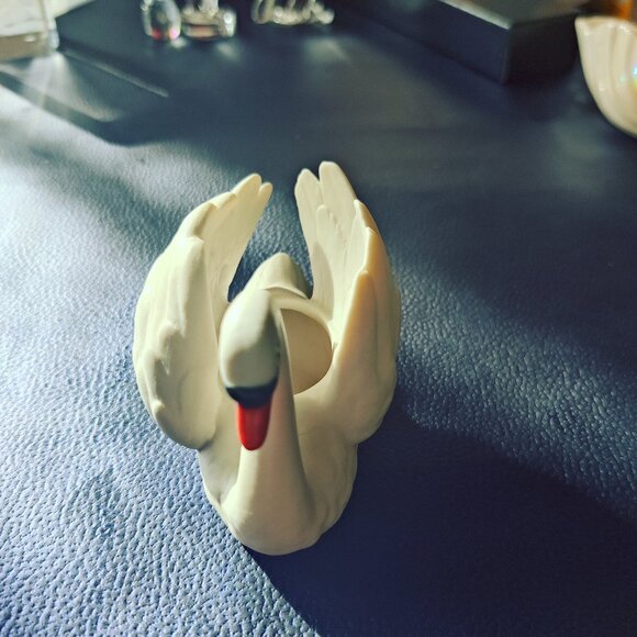 Swan Figurine by Goebel, matte porcelain. Hand Painted.& Open Back planting Cup. - Picture 1 of 6
